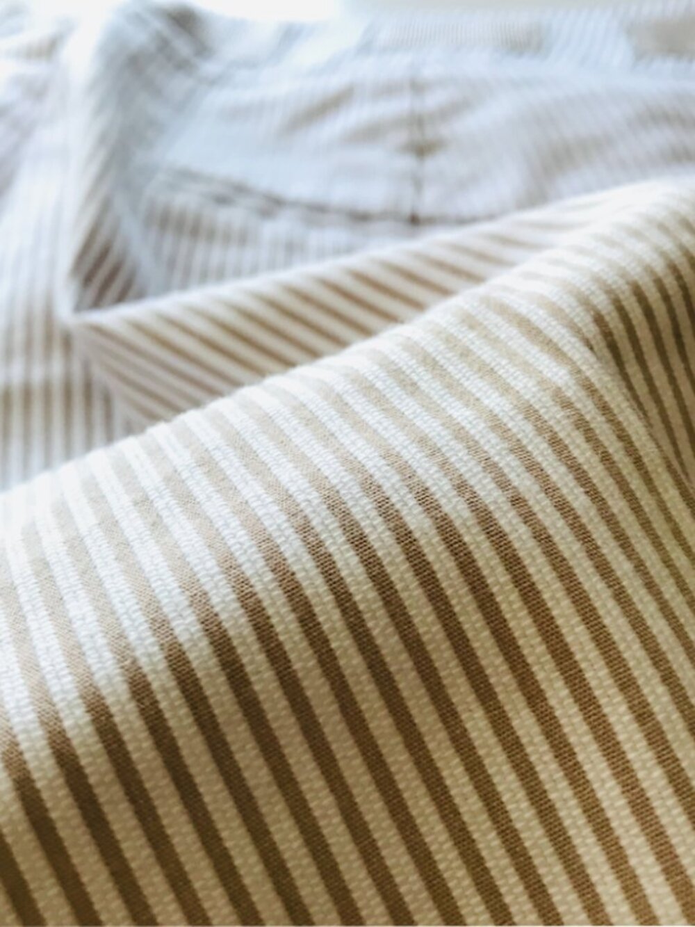2/$29 INC ribbon waist cropped capri size 8 tan white pinstriped pants - Picture 7 of 12